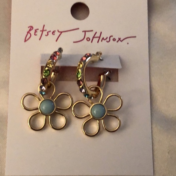 Betsey Johnson Love Fest Huggie Hoop Earrings With Open Frame Daisy Charm NWT - Picture 2 of 14